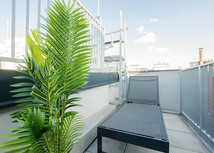 Orestaliving - Penthouse With Designer Renovation Appartamento