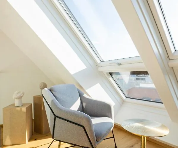 Appartamento Orestaliving - Penthouse With Designer Renovation